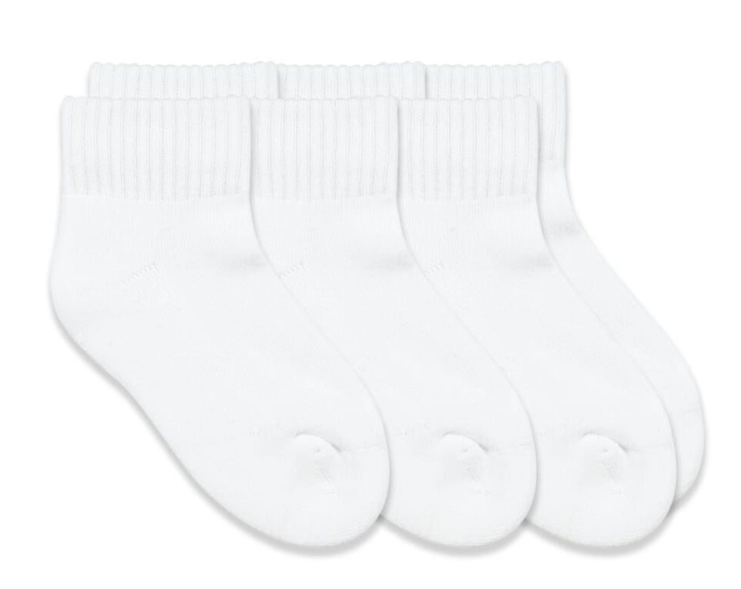 Smooth Toe Sport Quarter Non-Cushion Socks